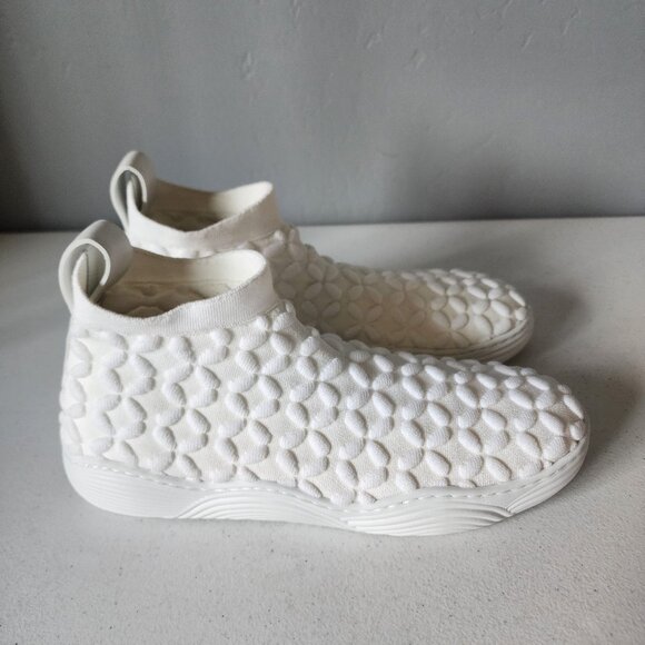 Alaia Knit Sneaker "EUC" - Picture 3 of 16
